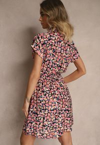 Renee - Czarna Sukienka Taliowana z Wiskozą i Ozdobnym Paskiem Delyase. Okazja: na co dzień. Kolor: czarny. Materiał: wiskoza. Styl: klasyczny, elegancki, casual #5