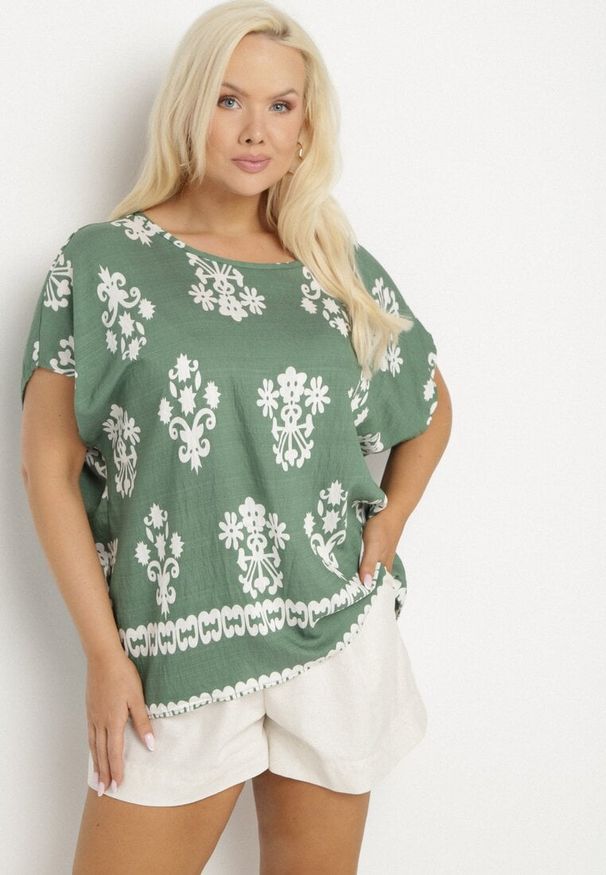 Born2be - Zielona Bluzka z Wiskozy we Wzór w Stylu Boho Lunaseia. Okazja: na co dzień. Kolor: zielony. Materiał: wiskoza. Styl: boho