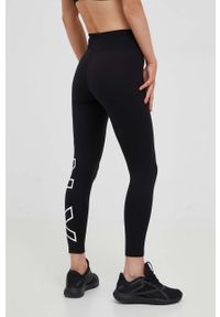 DKNY - Dkny legginsy damskie kolor czarny z nadrukiem. Stan: podwyższony. Kolor: czarny. Materiał: skóra, dzianina, materiał. Wzór: nadruk #4