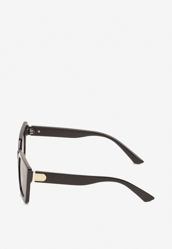 Renee - Czarne Okulary Przeciwsłoneczne z Filtrem UV Kocie Oczy z Metalicznym Zdobieniem Flessa. Kolor: czarny. Materiał: jeans. Wzór: aplikacja