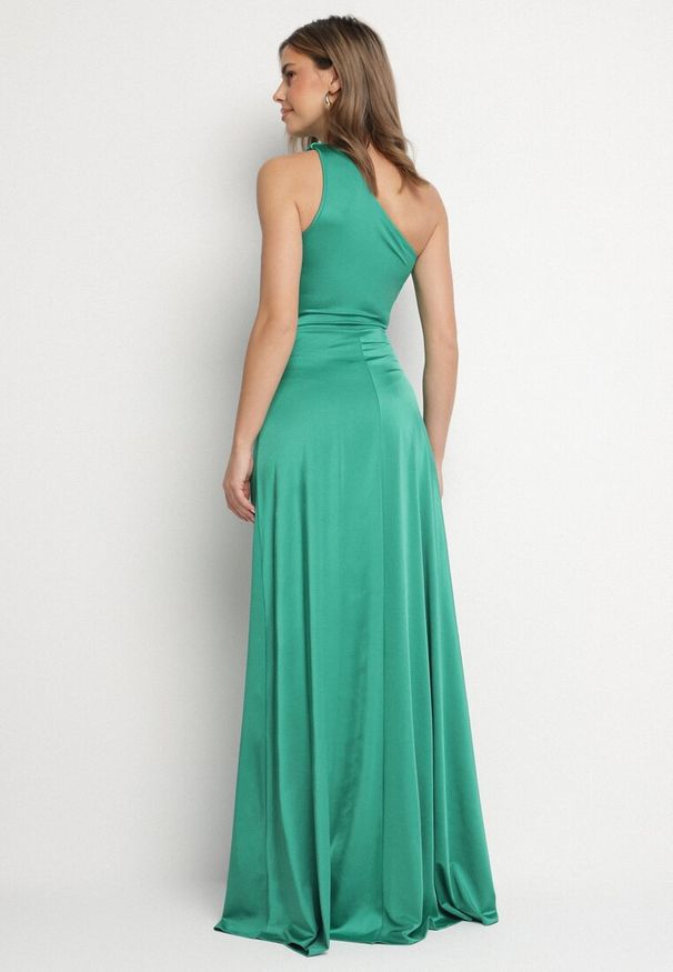 Born2be - Zielona Sukienka na Jedno Ramię z Marszczeniem i Rozcięciem Talirisa. Okazja: na wesele, na ślub cywilny, na imprezę. Kolor: zielony. Typ sukienki: asymetryczne. Styl: elegancki, klasyczny