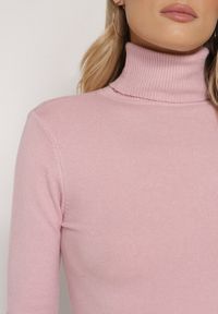 Born2be - Różowy Golf z Bawełną o Prostym Kroju Mevoresa. Okazja: na co dzień. Typ kołnierza: golf. Kolor: różowy. Materiał: bawełna. Styl: klasyczny, casual, elegancki #5