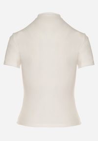Born2be - Biały Dopasowany T-shirt z Wiskozy z Golfem Isovera. Okazja: do pracy, na spotkanie biznesowe. Typ kołnierza: golf. Kolor: biały. Materiał: wiskoza. Długość rękawa: krótki rękaw. Długość: krótkie. Wzór: aplikacja. Styl: elegancki, biznesowy