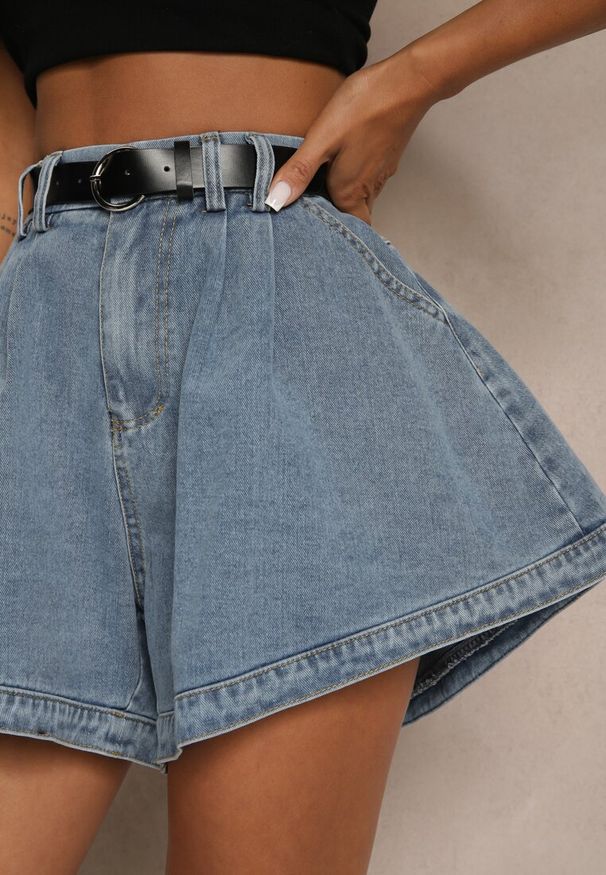 Renee - Niebieskie Szorty z Bawełny High Waist Ozdobione Paskiem Saromine. Okazja: na co dzień. Stan: podwyższony. Kolor: niebieski. Materiał: bawełna. Wzór: aplikacja. Styl: casual