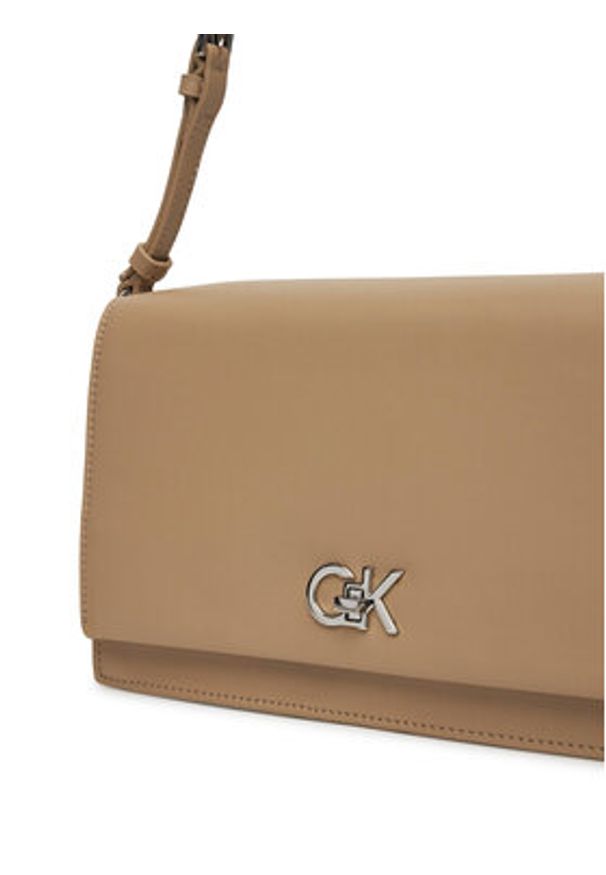 Calvin Klein Torebka Ck Elongated Shoulder Bag K60K612807 Beżowy. Kolor: beżowy. Materiał: skórzane