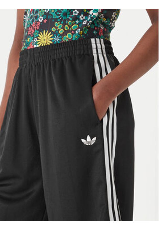 Adidas - adidas Szorty sportowe 3-Stripes Jaquard KD2911 Czarny Loose Fit. Kolor: czarny. Materiał: syntetyk