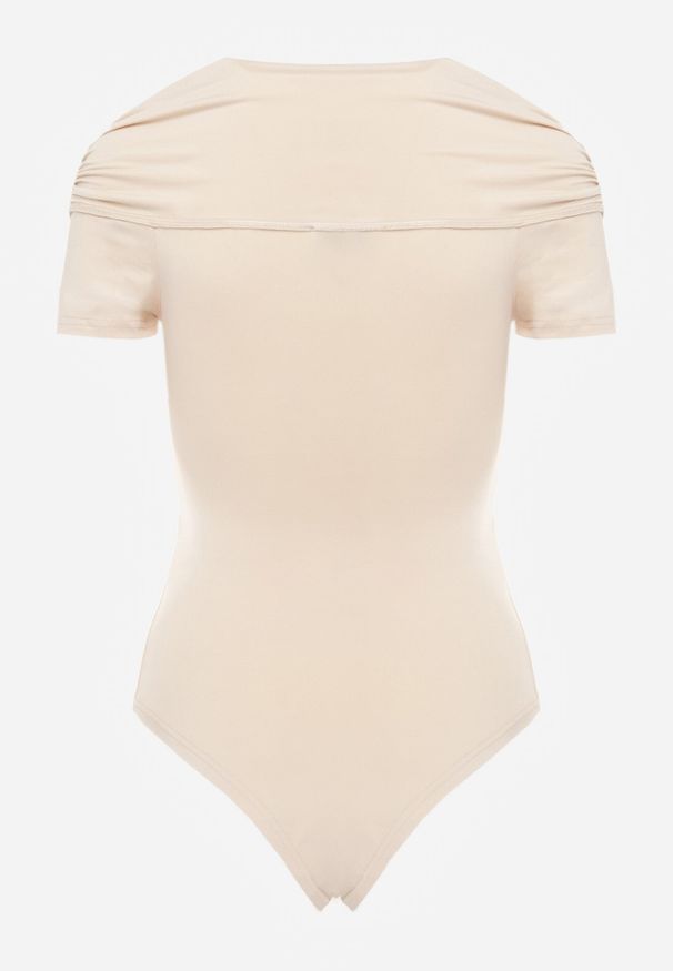 Born2be - Beżowe Body z Hiszpańskim Dekoltem i Ozdobnym Węzłem Tempella. Kolor: beżowy. Długość rękawa: krótki rękaw. Długość: krótkie. Sezon: wiosna, lato