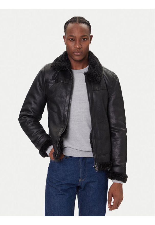Guess Kożuch M5BL28 W2310 Czarny Regular Fit. Kolor: czarny. Materiał: syntetyk