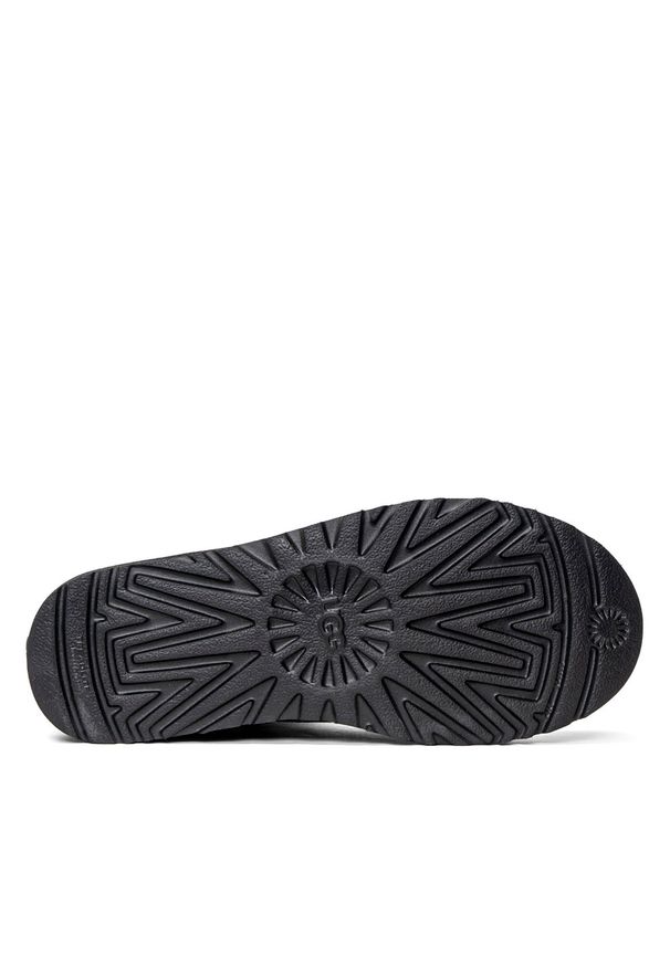 Ugg - Buty zimowe damskie UGG W Classic Mini Short II (1016223-BLK). Okazja: na plażę. Kolor: czarny. Materiał: materiał. Sezon: zima. Styl: młodzieżowy