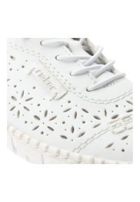 Półbuty damskie Rieker, cholewka skóra naturalna ażurowa konstrukcja z klasycznym sznurowaniem i lekka elastyczna podeszwa zapewniają przewiewność, b. Okazja: na co dzień. Zapięcie: sznurówki. Kolor: biały. Materiał: skóra. Szerokość cholewki: normalna. Wzór: ażurowy. Sezon: lato. Styl: klasyczny #6