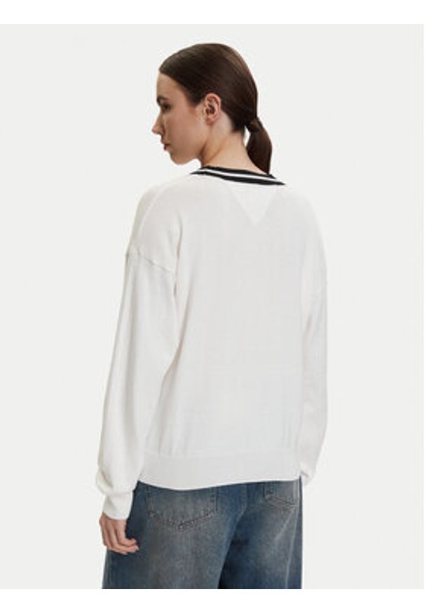 Tommy Jeans Sweter DW0DW22778 Biały Regular Fit. Kolor: biały. Materiał: bawełna