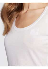 Guess T-Shirt Script Logo W2GI52 K9SN1 Biały Regular Fit. Kolor: biały. Materiał: bawełna #4