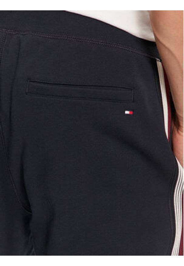 TOMMY HILFIGER - Tommy Hilfiger Spodnie dresowe MW0MW35548 Granatowy Regular Fit. Kolor: niebieski. Materiał: bawełna