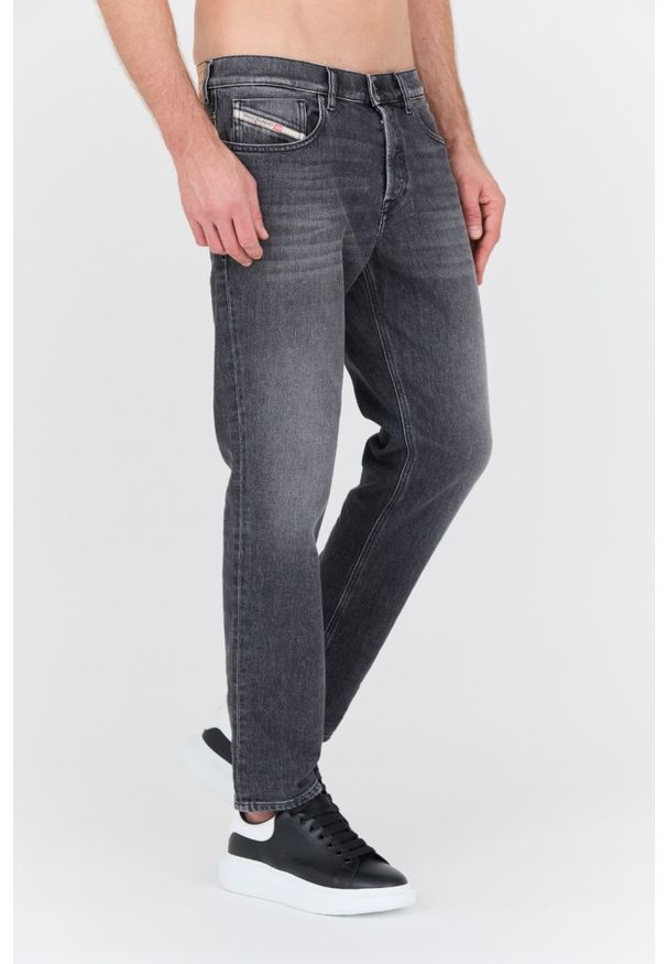 Diesel - DIESEL Czarne jeansy D-finitive Tapered. Kolor: czarny