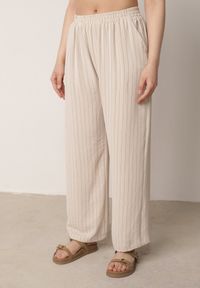 Born2be - Beżowy Wiskozowy Komplet Szerokie Spodnie i Koszula Bez Rękawów z Wiązaniem Zanran. Kolor: beżowy. Materiał: wiskoza #2