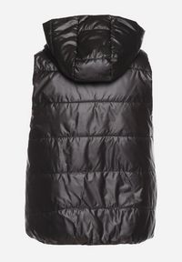 Born2be - Czarna Kamizelka z Odpinanym Kapturem i Kieszeniami Pikowana Aggevia. Kolor: czarny #2