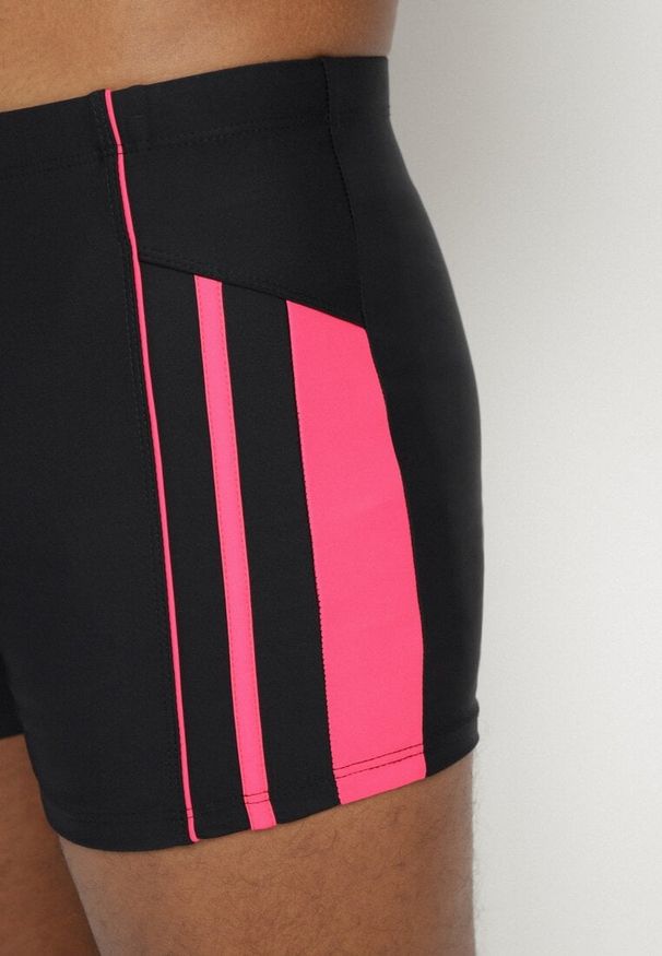 Born2be - Czarno-Fuksjowe Kąpielówki z Paskami i Sznurkiem Milorelia. Kolor: czarny