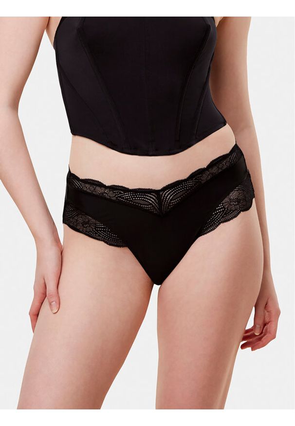 Triumph Figi klasyczne Lift Smart Bandeau Maxi EX 10215945 Czarny. Kolor: czarny. Materiał: syntetyk