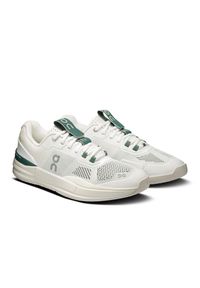On - ON THE ROGER Pro White | Evergreen Buty do tenisa męskie. Okazja: na co dzień. Kolor: biały. Materiał: materiał. Szerokość cholewki: normalna. Sport: tenis #2