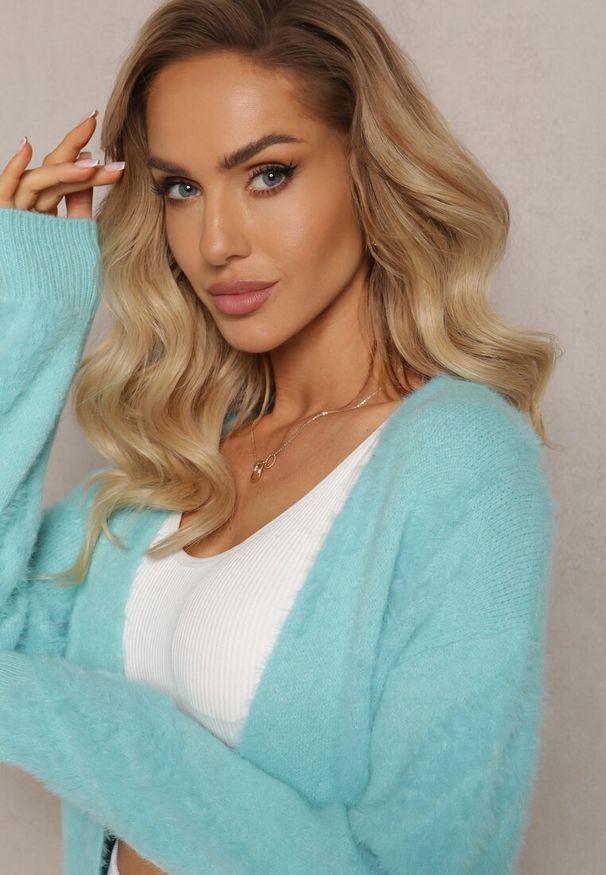 Renee - Miętowy Luźny Kardigan Niezapinany z Dłuższym Włosiem Karsta. Kolekcja: plus size. Kolor: miętowy. Materiał: dzianina. Długość: długie