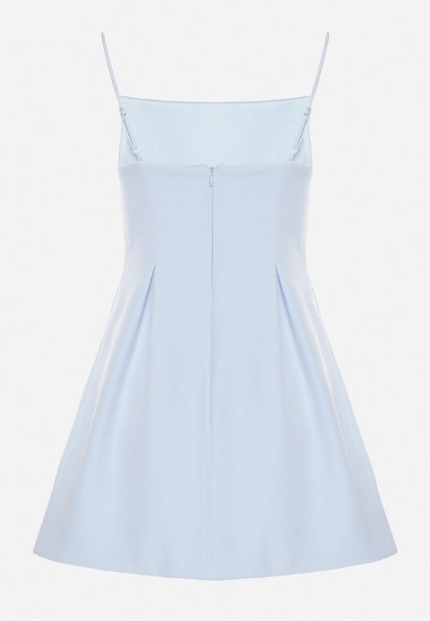 Born2be - Niebieska Sukienka Vices o Rozkloszowanym Kroju na Ramiączkach Zdobiona Zakładkami Sarileve. Okazja: na co dzień. Typ kołnierza: dekolt kwadratowy. Kolor: niebieski. Materiał: jeans. Długość rękawa: na ramiączkach. Wzór: aplikacja. Typ sukienki: rozkloszowane, proste. Styl: casual, klasyczny