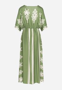 Born2be - Zielona Bawełniana Sukienka o Taliowanym Kroju z Gumką w Pasie Rivanue. Typ kołnierza: dekolt w kształcie V. Kolor: zielony. Materiał: bawełna. Długość rękawa: krótki rękaw #6