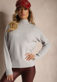 Renee - Jasnoszary Golf Sweter z Tłoczeniem i Ściągaczami Melovira. Typ kołnierza: golf. Kolor: szary. Sezon: zima #2