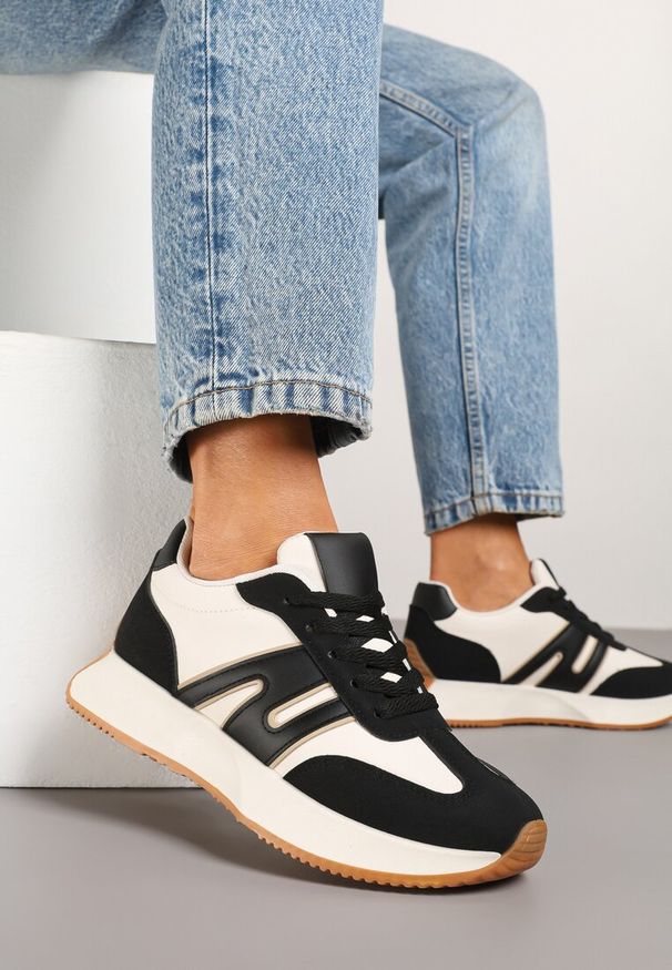 Born2be - Czarne Sneakersy z Geometrycznym Wzorem Avisella. Okazja: na co dzień. Kolor: czarny. Materiał: jeans. Wzór: geometria