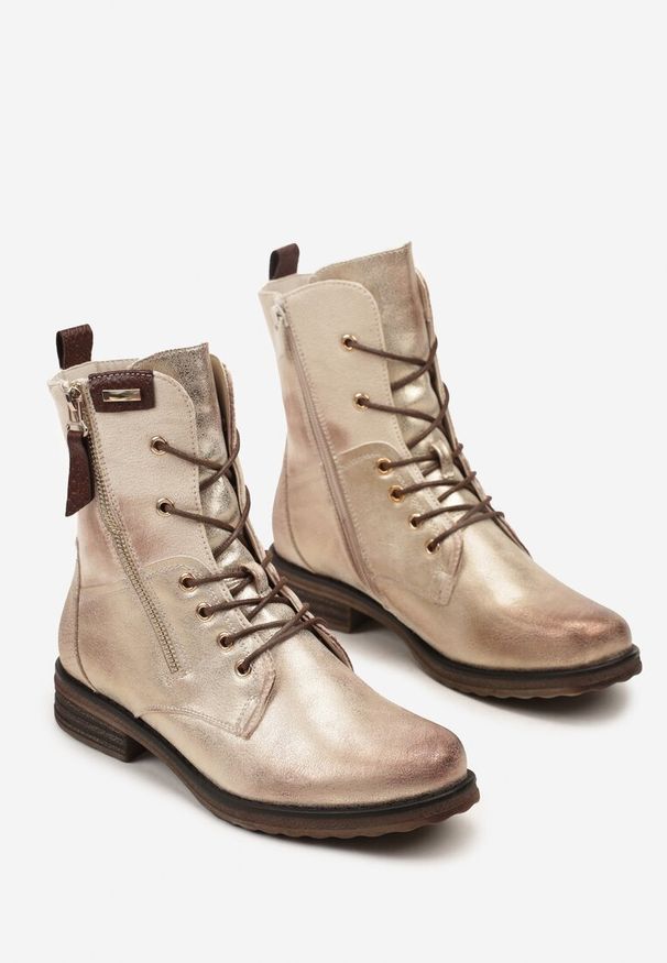 Born2be - Złote Botki Workery ze Sznurowaniem i Zapięciem na Suwak Vemida. Okazja: na co dzień. Zapięcie: sznurówki. Kolor: złoty. Materiał: jeans. Obcas: na obcasie. Styl: klasyczny, casual, elegancki. Wysokość obcasa: niski