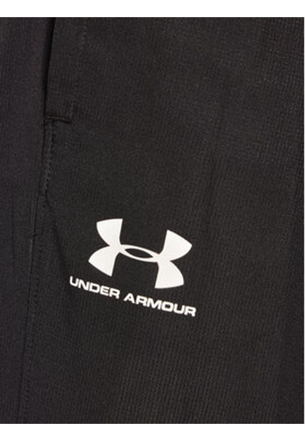 Under Armour Spodnie outdoor Vital Woven 1352031 Czarny Loose Fit. Kolor: czarny. Materiał: syntetyk. Sport: outdoor