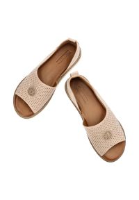 Złote Sandały Damskie Artiker Stylowe Obuwie. Okazja: na co dzień. Kolor: złoty. Materiał: skóra. Wzór: aplikacja. Sezon: lato. Styl: elegancki #5