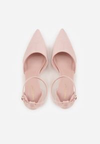 Born2be - Różowe Czółenka z Imitacji Zamszu na Słupku z Noskiem w Szpic Violetto. Okazja: na co dzień, na spotkanie biznesowe, do pracy. Zapięcie: pasek. Kolor: różowy. Materiał: zamsz. Obcas: na słupku. Styl: casual, biznesowy, elegancki, klasyczny. Wysokość obcasa: średni #2