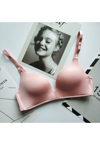 Intica - Biustonosz piankowy bez fiszbin z regulowanymi ramiączkami na co dzień Hattie. Kolor: różowy. Materiał: materiał