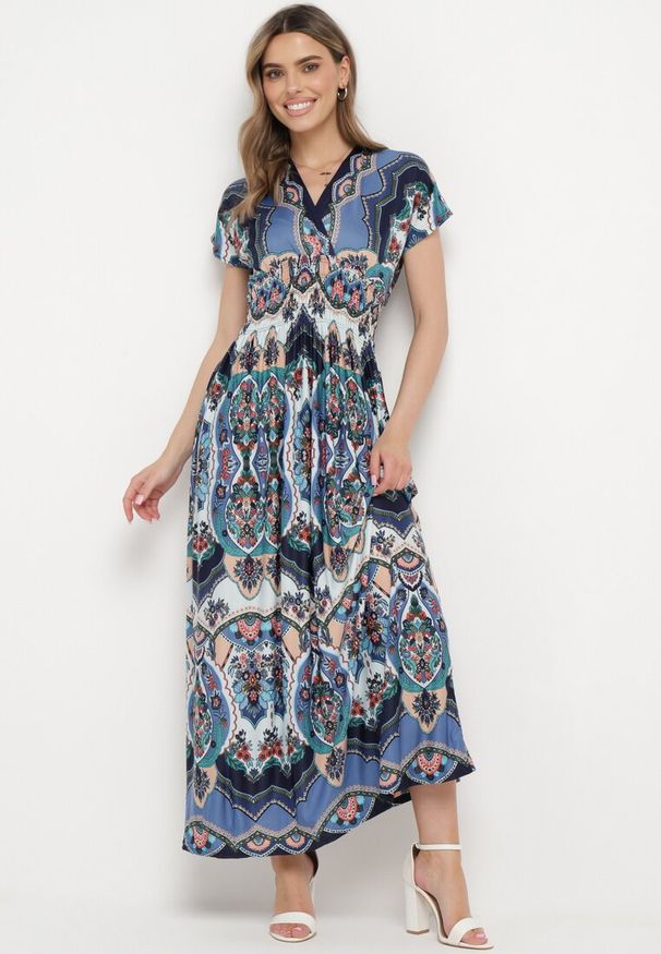 Born2be - Niebieska Sukienka Maxi w Stylu Boho z Elastycznej Wiskozy Arnevia. Okazja: na co dzień. Kolor: niebieski. Materiał: wiskoza. Typ sukienki: proste. Styl: boho. Długość: maxi