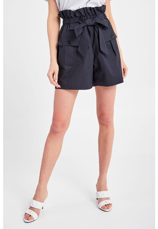 Emporio Armani - SPODENKI EMPORIO ARMANI. Stan: podwyższony. Długość: krótkie. Sezon: lato. Styl: rockowy, klasyczny