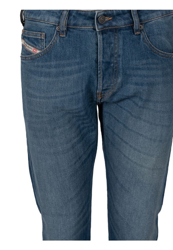 Diesel Jeansy "D-Yennox" | A00393-09G83 | Mężczyzna | Niebieski. Okazja: na co dzień. Kolor: niebieski. Styl: klasyczny, elegancki, casual