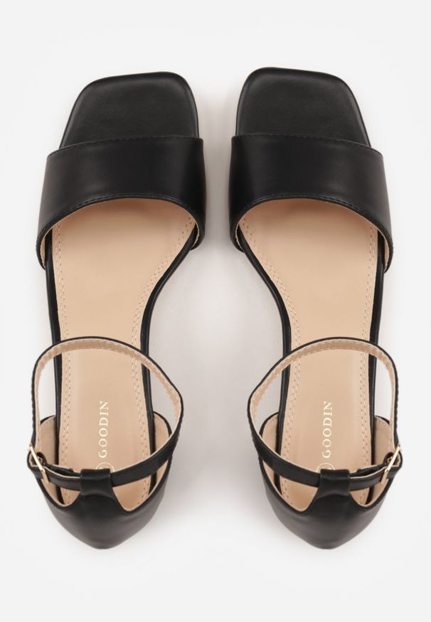 Born2be - Czarne Klasyczne Sandały na Niskim Słupku z Paskiem Wokół Kostki Ohirnys. Okazja: do pracy, na co dzień, na spotkanie biznesowe. Zapięcie: pasek. Kolor: czarny. Materiał: jeans. Obcas: na słupku. Styl: klasyczny