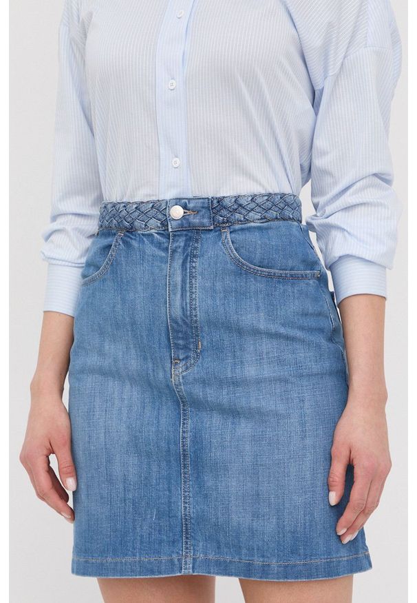 BOSS spódnica jeansowa mini prosta. Okazja: na co dzień. Kolor: niebieski. Materiał: jeans. Styl: casual