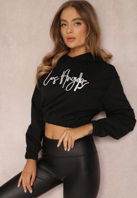 Renee - Czarna Bluza Krótka z Kapturem Zulikha. Typ kołnierza: kaptur. Kolor: czarny. Materiał: bawełna, tkanina. Długość: krótkie. Wzór: aplikacja, jednolity, gładki, haft, napisy #4