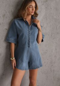 Renee - Niebieski Jeansowy Kombinezon o Krótkim Fasonie Oversize Cnassiasse. Okazja: na co dzień. Kolor: niebieski. Materiał: jeans. Długość: krótkie. Sezon: lato. Styl: street, elegancki, casual #4
