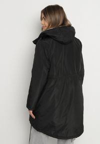 Born2be - Czarna Klasyczna Kurtka Parka z Futrzaną Wyściółką Olenevia. Okazja: na co dzień. Kolor: czarny. Materiał: futro. Styl: klasyczny #5