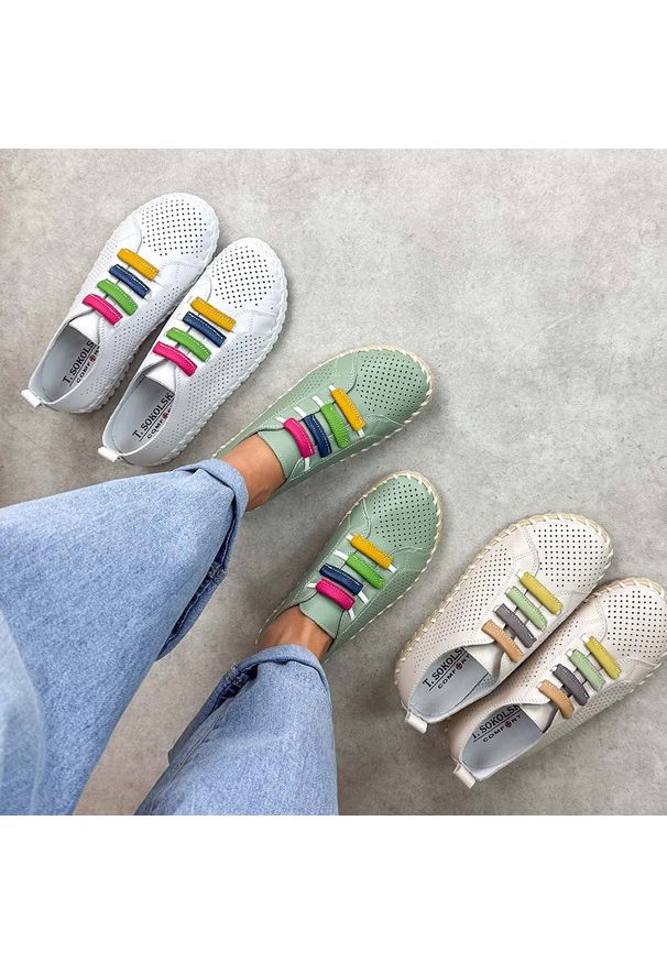 Zielone skórzane ażurowe półbuty damskie T.Sokolski W26-03. Okazja: na spacer, na co dzień. Nosek buta: okrągły. Zapięcie: bez zapięcia. Kolor: zielony. Szerokość cholewki: normalna. Wzór: ażurowy. Materiał: skóra. Sezon: wiosna, lato. Styl: casual, elegancki