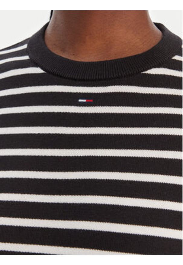 Tommy Jeans Sweter Essential DW0DW20159 Czarny Regular Fit. Kolor: czarny. Materiał: bawełna