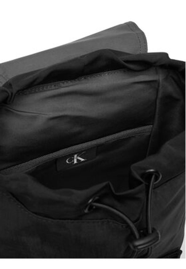 Calvin Klein Plecak Bold Mini Flap Backpack LV04D3320G Czarny. Kolor: czarny. Materiał: materiał