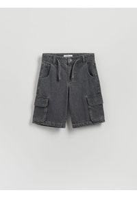 Reserved - Denimowe szorty - czarny. Kolor: czarny. Materiał: bawełna, tkanina. Styl: klasyczny #1