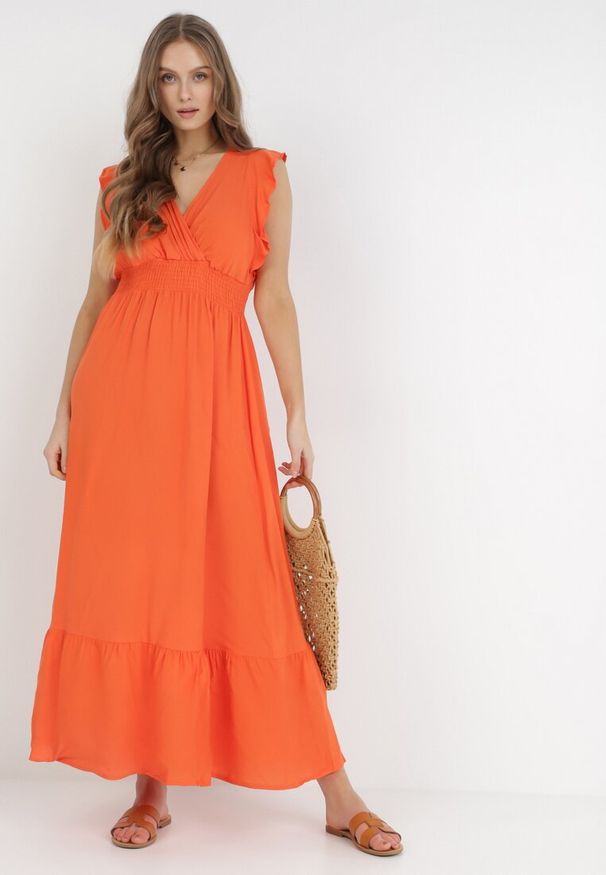 Born2be - Pomarańczowa Sukienka Hypsanie. Typ kołnierza: dekolt kopertowy. Kolor: pomarańczowy. Materiał: wiskoza. Typ sukienki: kopertowe. Długość: maxi