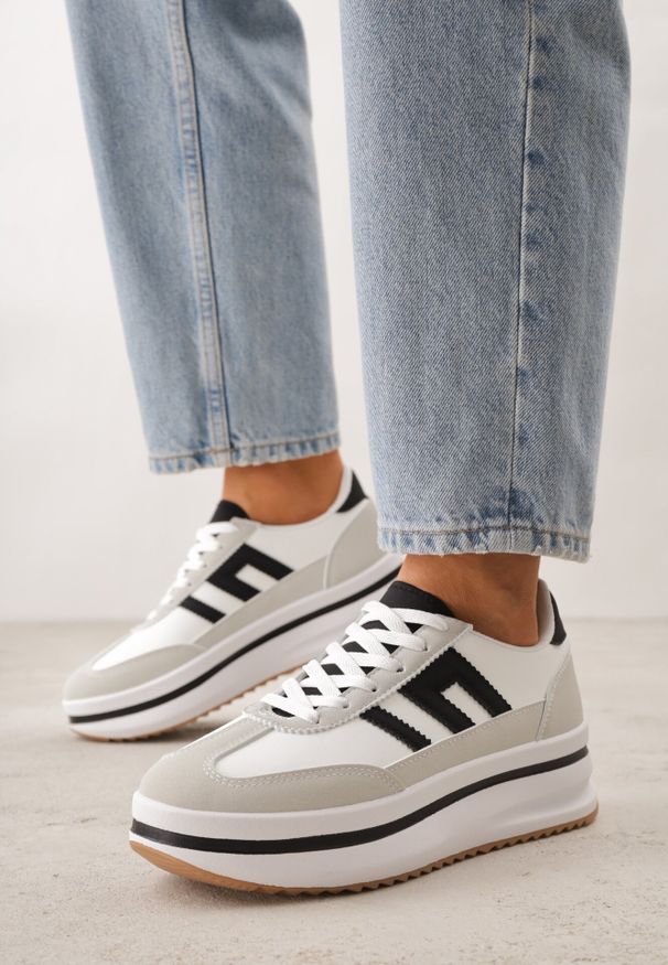 Born2be - Białe Sneakersy na Grubej Podeszwie Ozdobione Geometrycznym Wzorem Asoastis. Okazja: na spacer, na co dzień, do pracy. Kolor: biały. Materiał: prążkowany, dzianina. Wzór: geometria, aplikacja. Sport: turystyka piesza