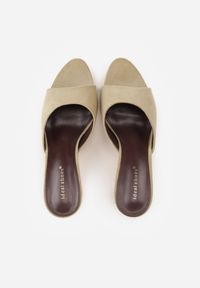 Born2be - Zielone Klapki z Imitacji Zamszu na Szpilce z Otwartym Noskiem Irithna. Okazja: na co dzień, na ślub cywilny, na wesele. Nosek buta: otwarty. Kolor: zielony. Materiał: zamsz. Obcas: na szpilce. Styl: casual, elegancki, klasyczny #2