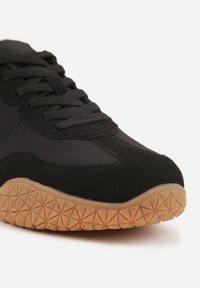 Born2be - Czarne Buty Sportowe Sneakersy z Ozdobnymi Naszyciami Aerylia. Kolor: czarny. Materiał: jeans. Wzór: aplikacja #3