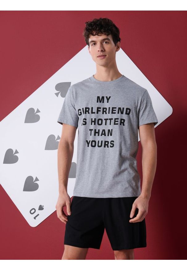 Sinsay - Bawełniana piżama dwuczęściowa z napisem - wielobarwny. Materiał: bawełna. Wzór: napisy